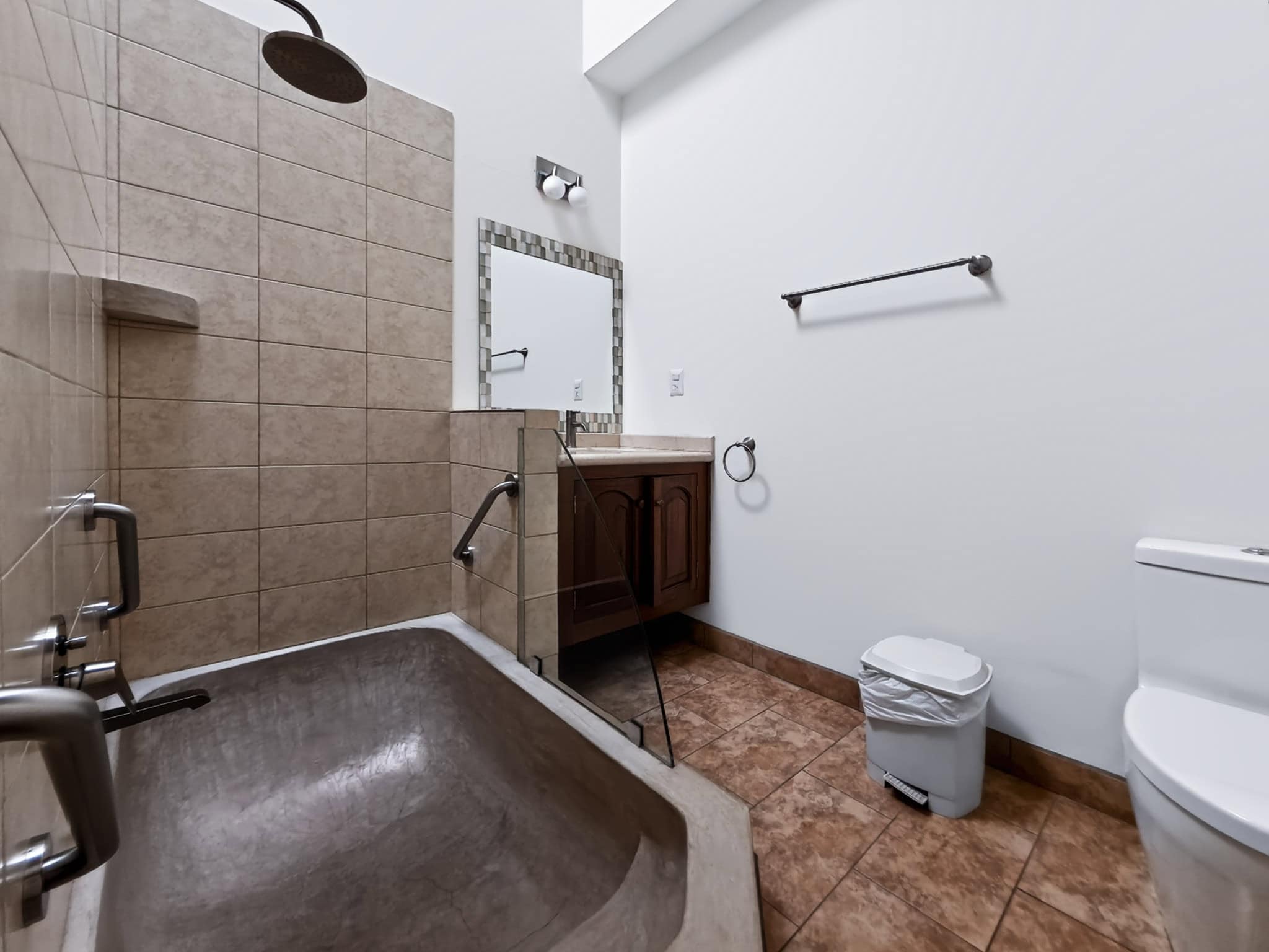 Luxury Corner Estate with Guest Casita