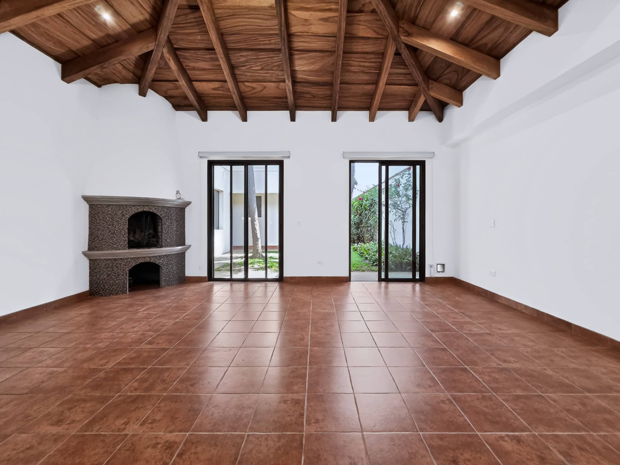 Luxury Corner Estate with Guest Casita