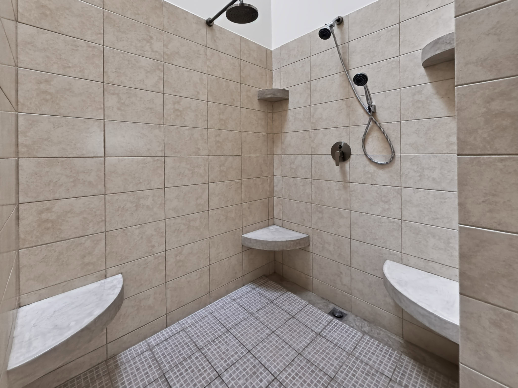 Luxury Corner Estate with Guest Casita