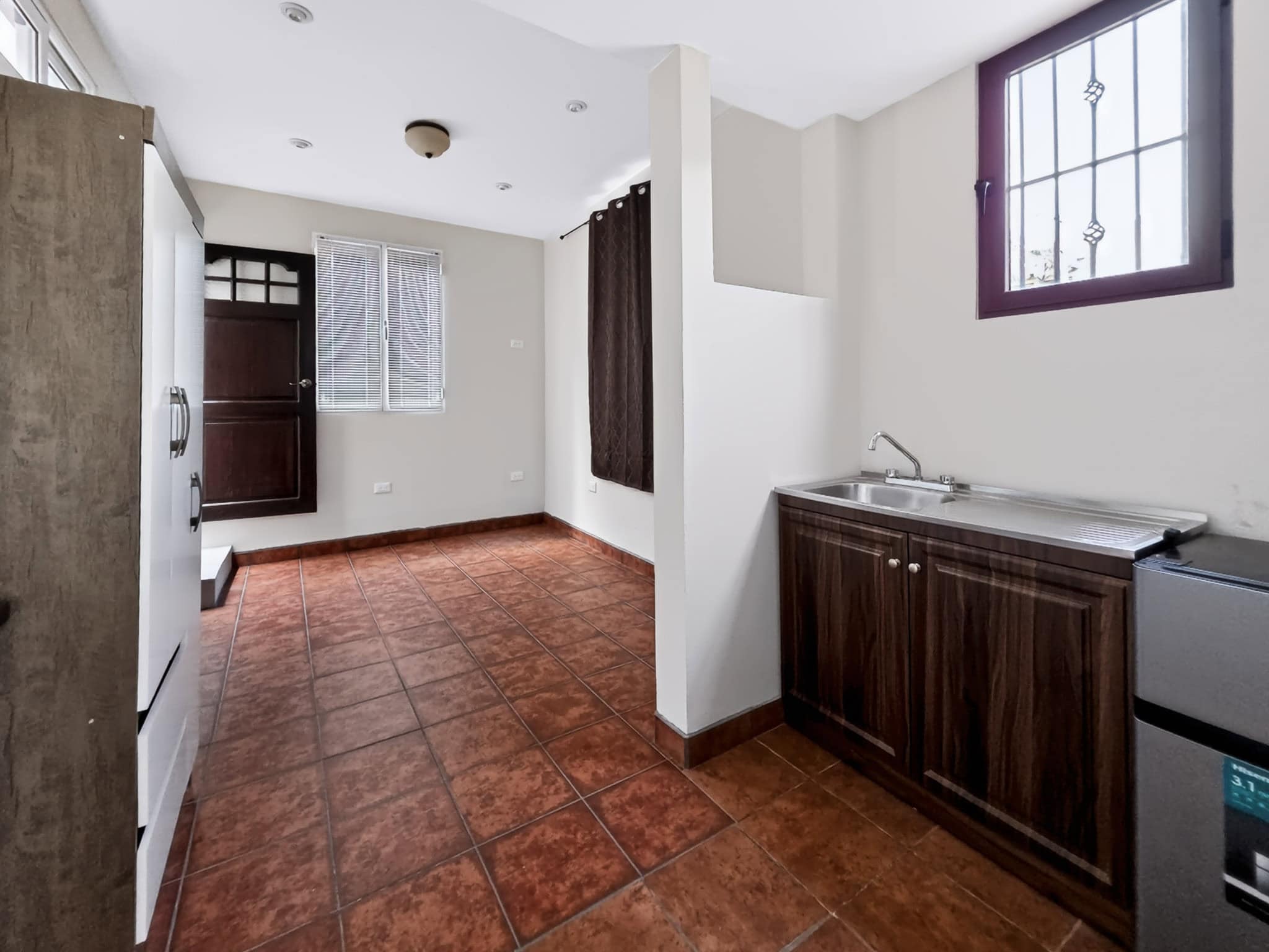 Luxury Corner Estate with Guest Casita