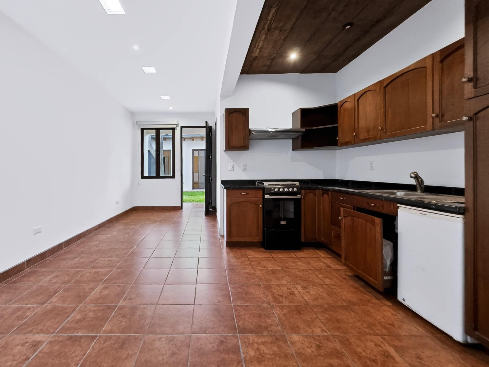Luxury Corner Estate with Guest Casita