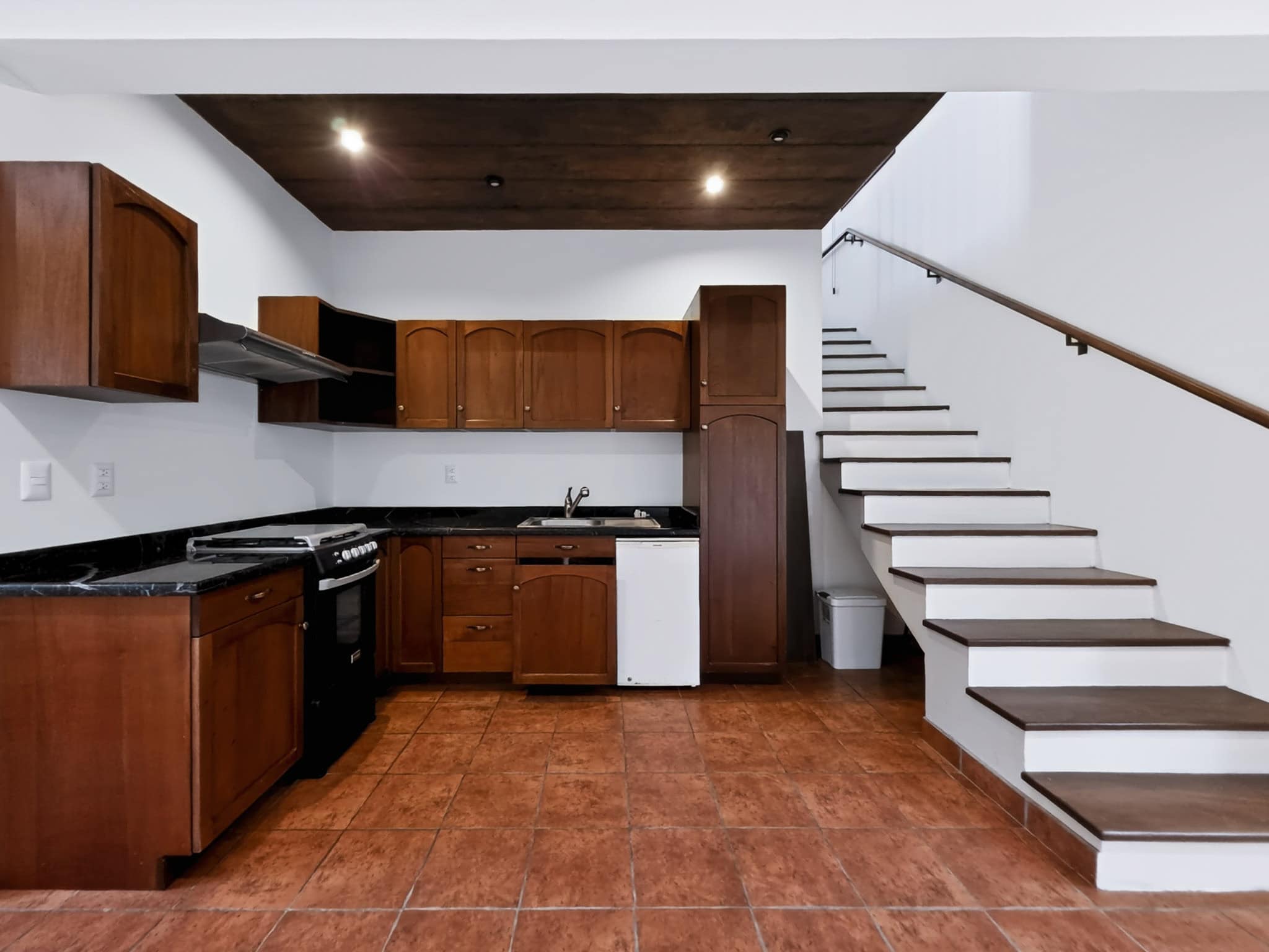 Luxury Corner Estate with Guest Casita