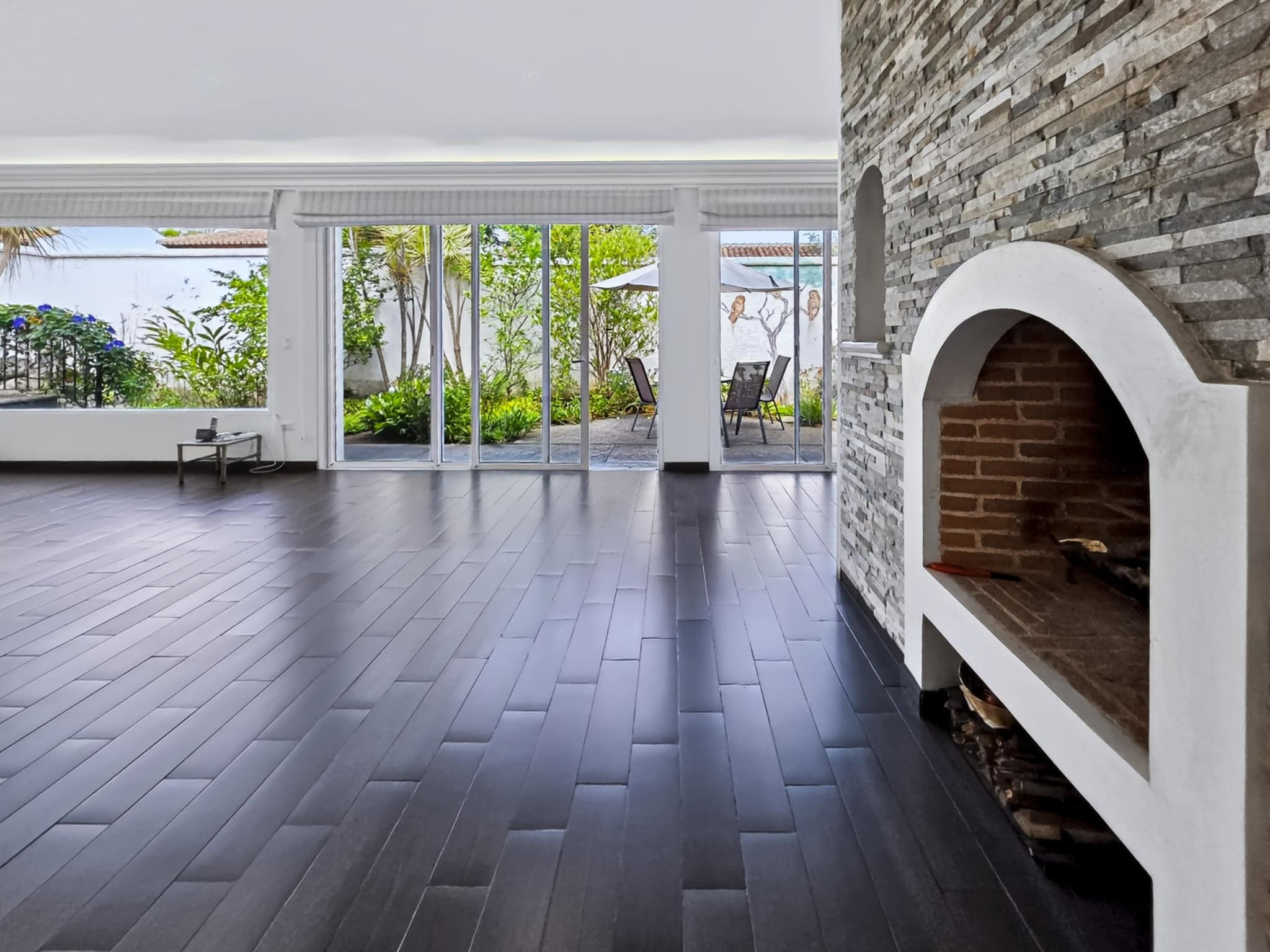 Luxury Corner Estate with Guest Casita