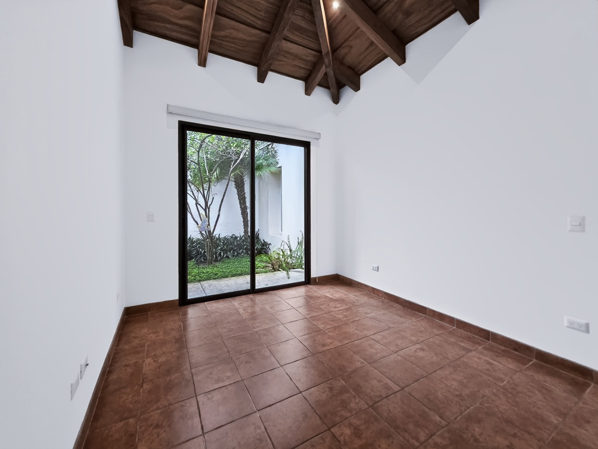 Luxury Corner Estate with Guest Casita