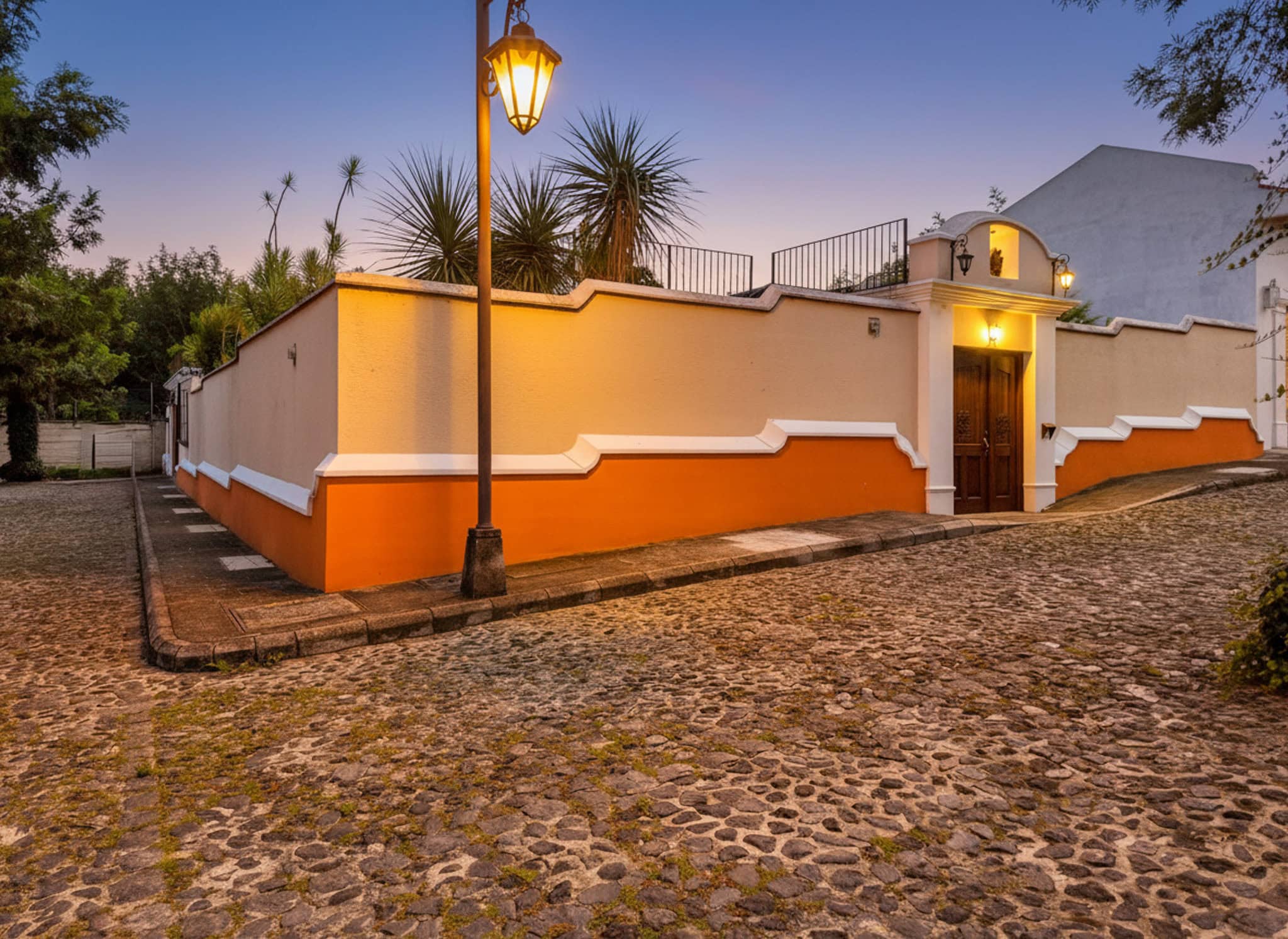 Luxury Corner Estate with Guest Casita