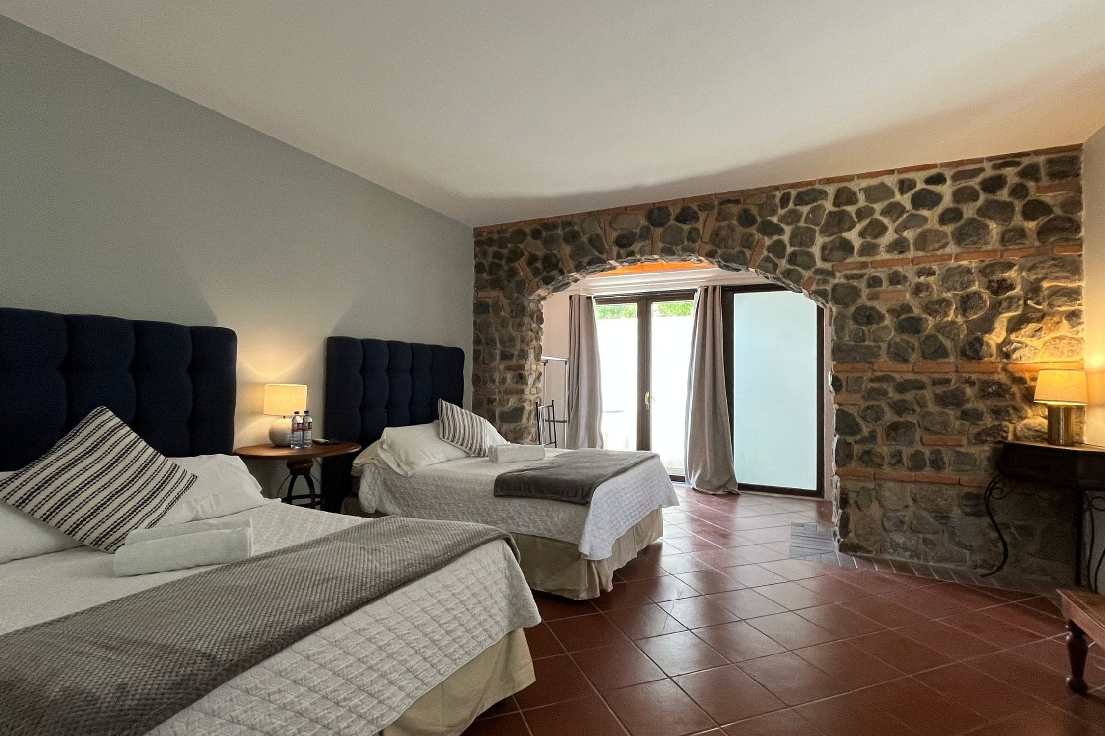 Beautiful Furnished 1-Bedroom Apartment for Rent in Cortijo de las Flores – Just 3.4 km from Antigua Guatemala