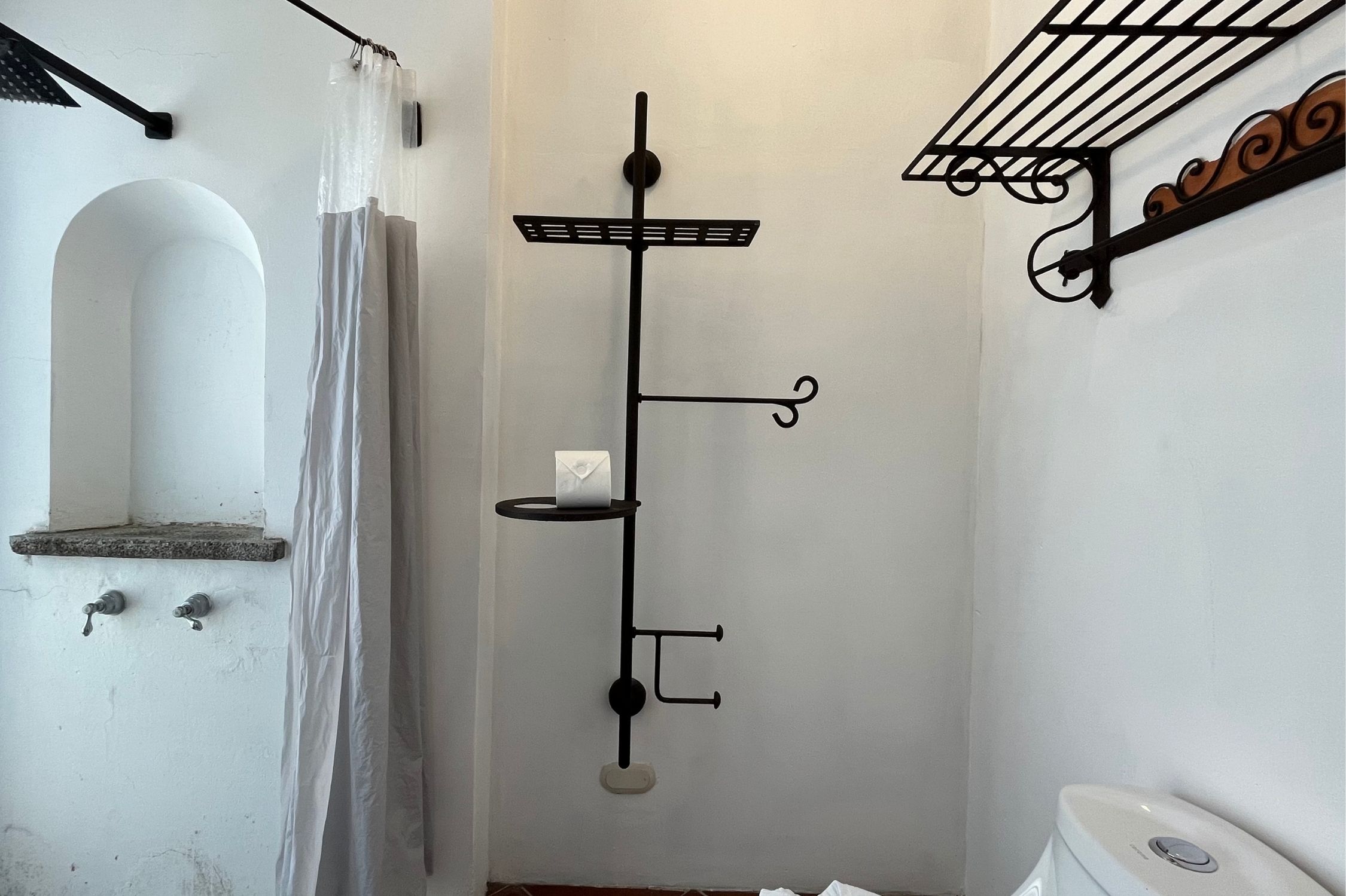 Beautiful Furnished 1-Bedroom Apartment for Rent in Cortijo de las Flores – Just 3.4 km from Antigua Guatemala