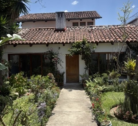 Prime Investment Opportunity in Central Antigua – Just 4.5 Blocks from Central Park