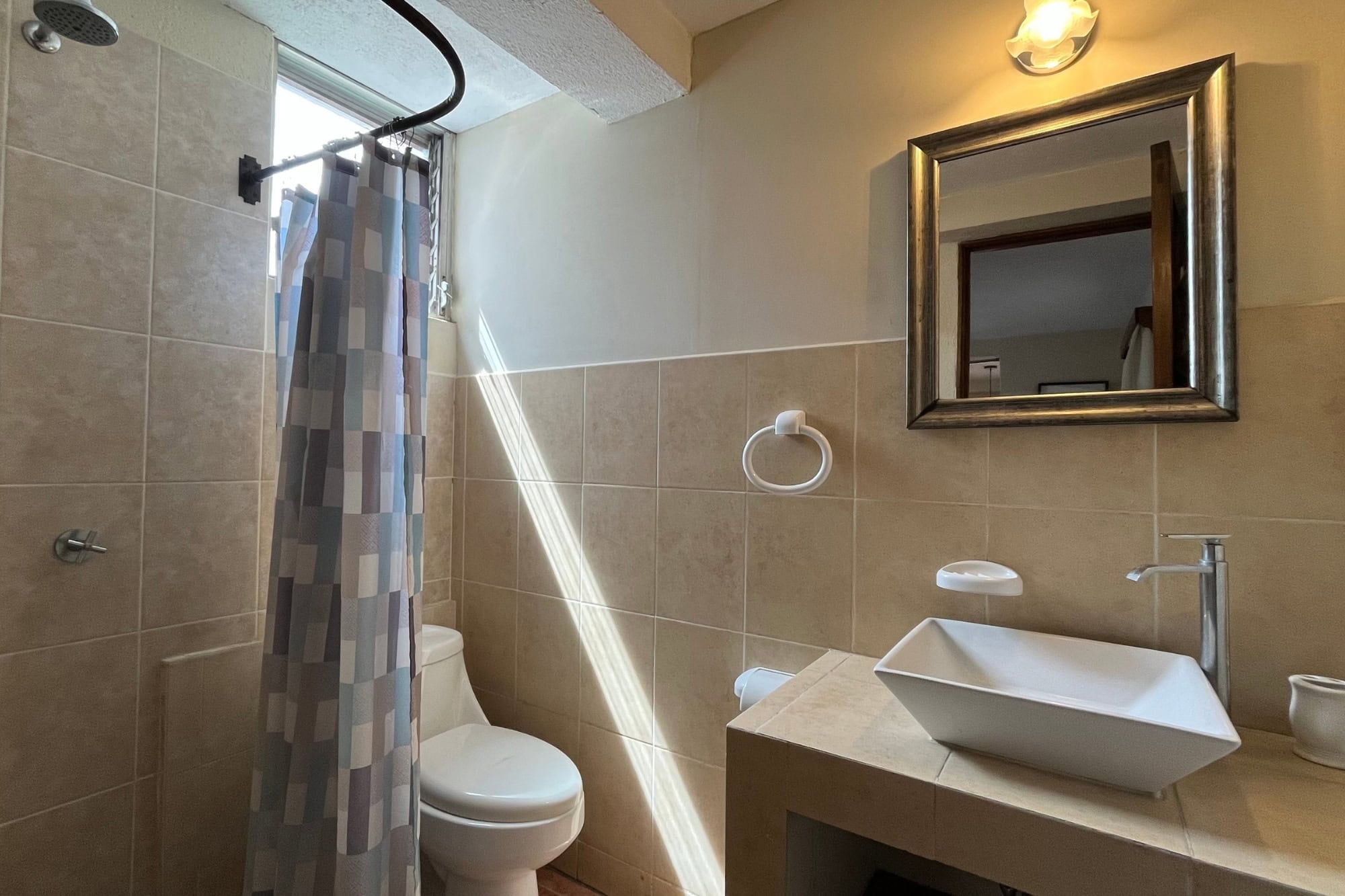 1 BEDROOM APARTMENT FOR RENT IN ANTIGUA, WALKING DISTANCE TO CENTRAL PARK