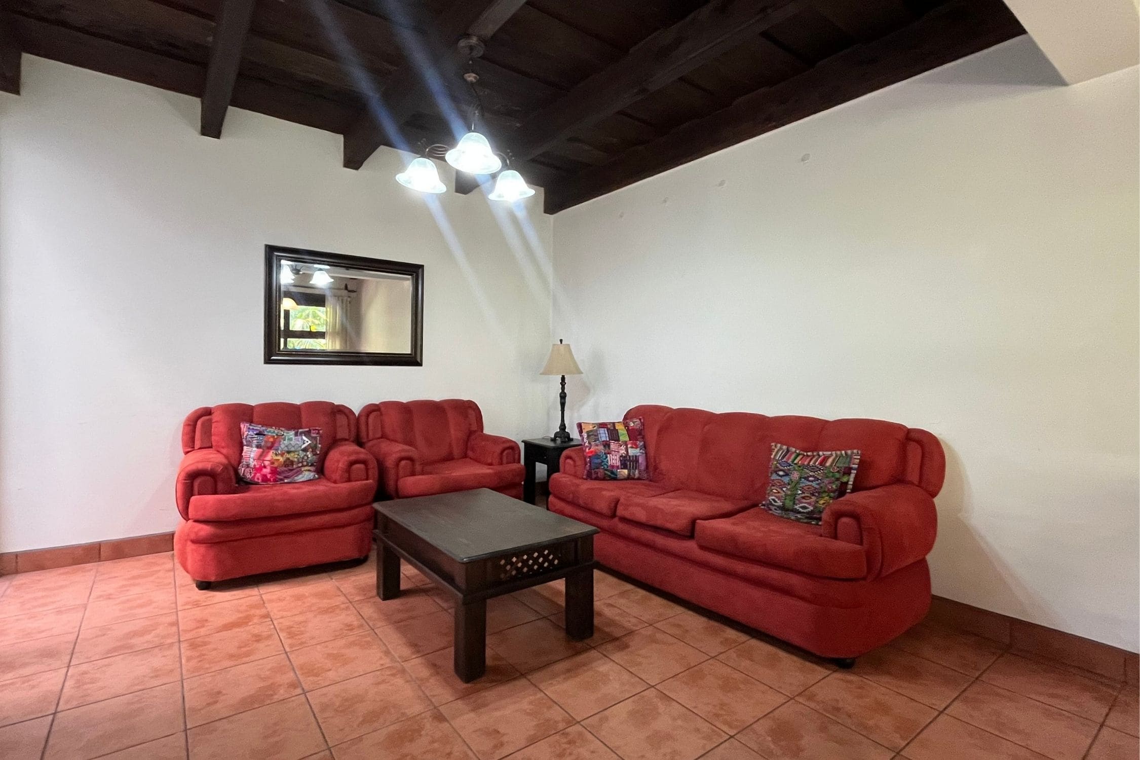 DOWNTOWN ANTIGUA, 1-BEDROOM APARTMENT, BALCONY WITH A VIEW