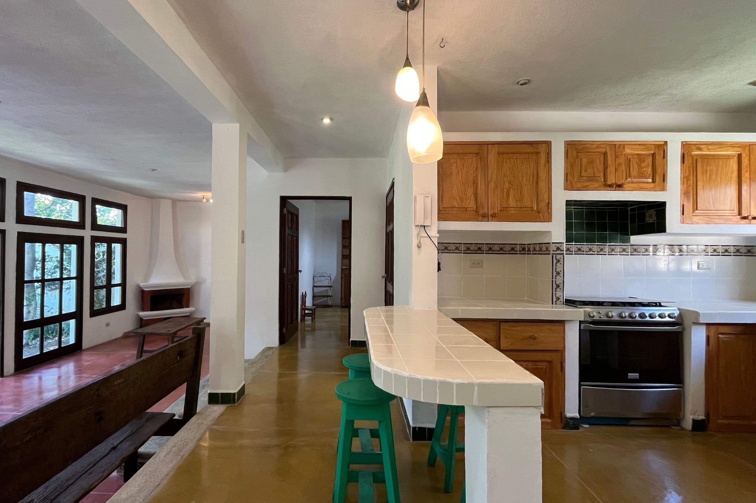 Beautiful Home for Rent in San Pedro El Alto, Antigua Guatemala, 4 bedrooms and a large garden