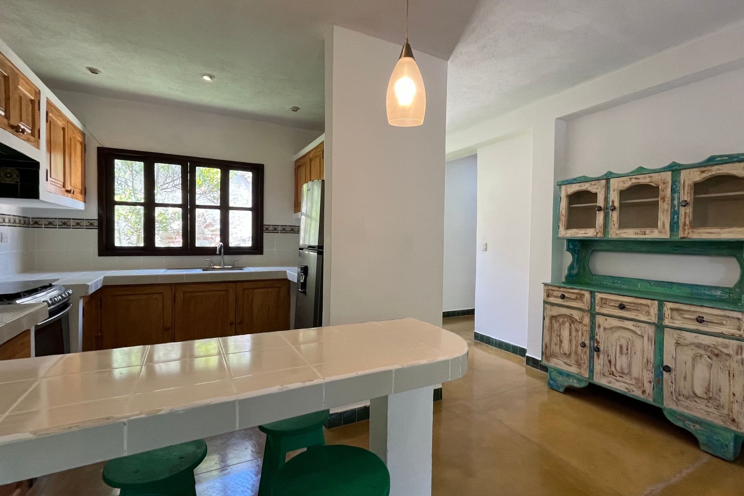 Beautiful Home for Rent in San Pedro El Alto, Antigua Guatemala, 4 bedrooms and a large garden
