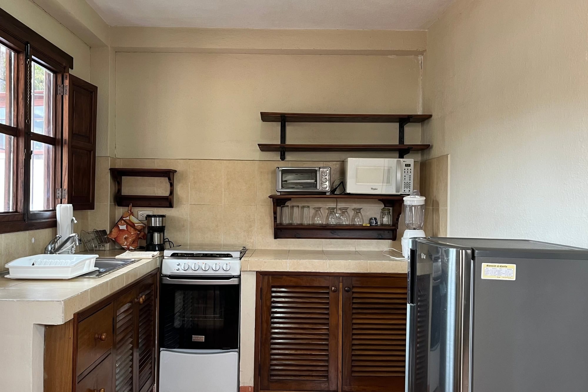 1 BEDROOM APARTMENT FOR RENT IN ANTIGUA, WALKING DISTANCE TO CENTRAL PARK