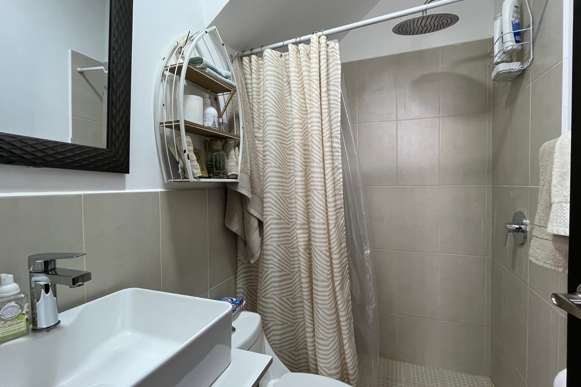 Furnished 4-Bedroom Home for Rent in San Pedro Las Huertas, Near Antigua Guatemala