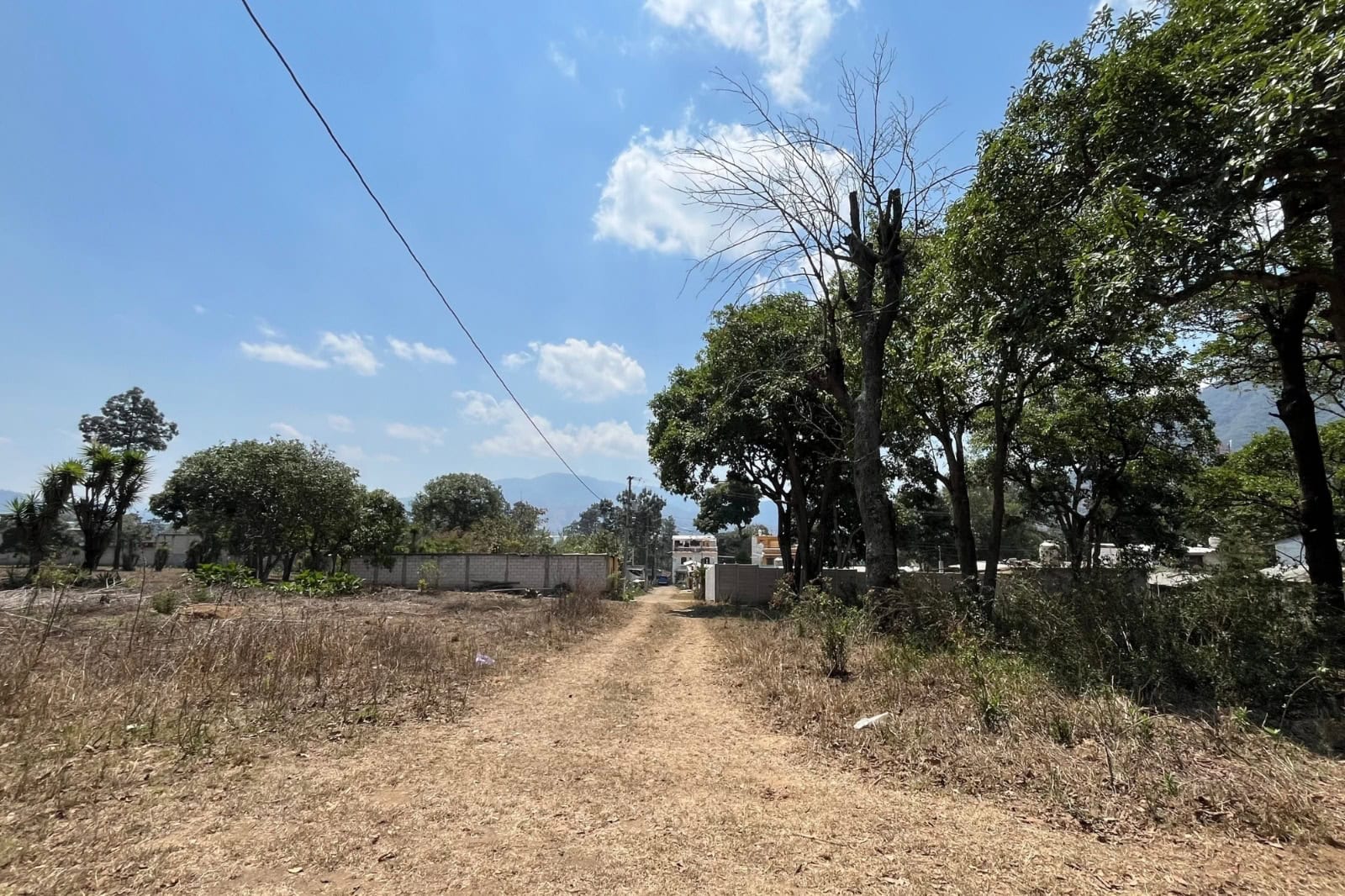 Terreno en Venta en San Luis Pueblo Nuevo — No Residencial Cerrado