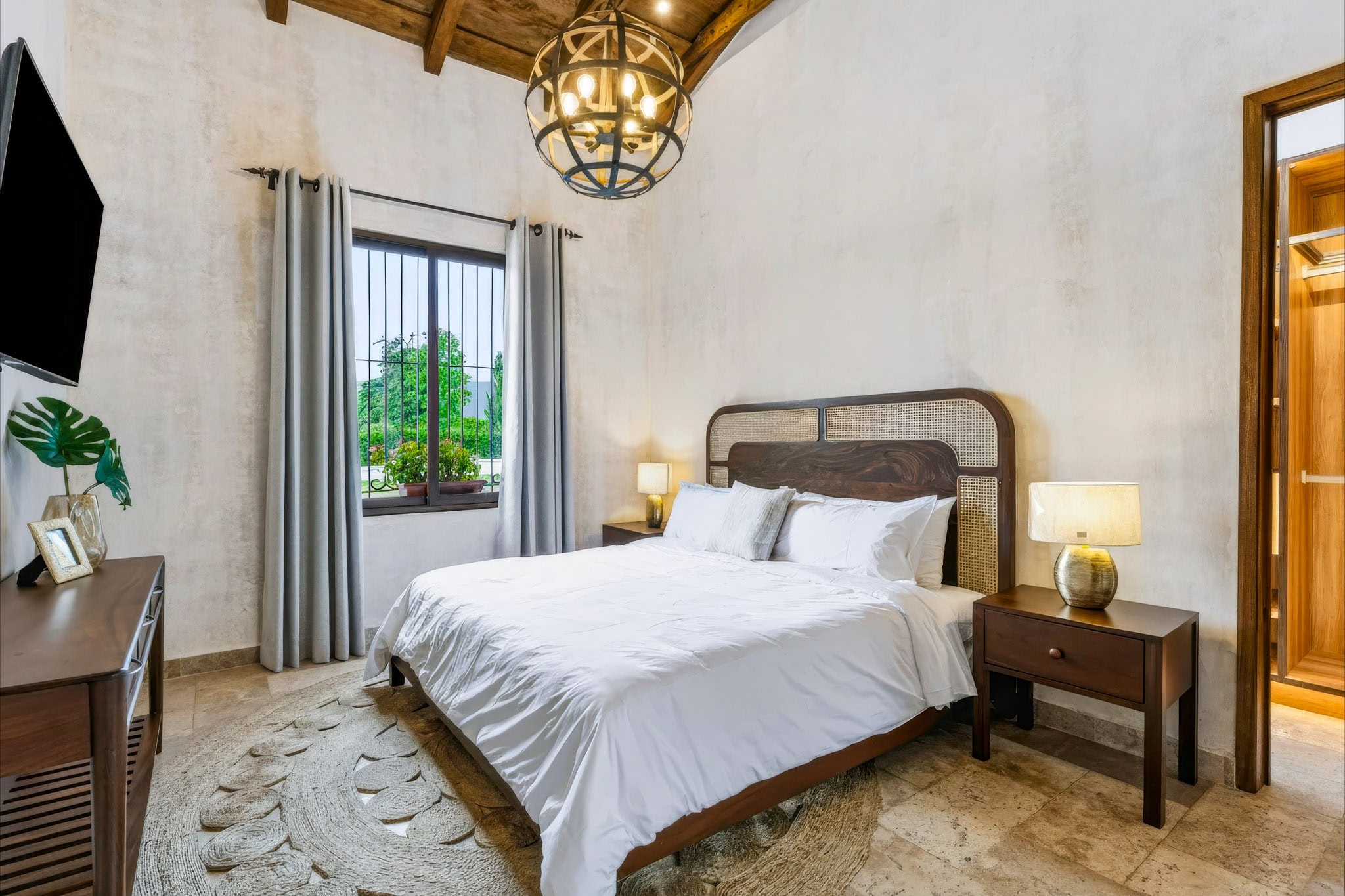 Residencia San Francisco de Sales — Paseo Antigua