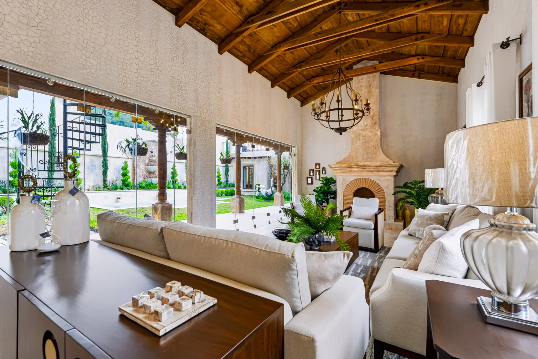 Residencia San Francisco de Sales — Paseo Antigua