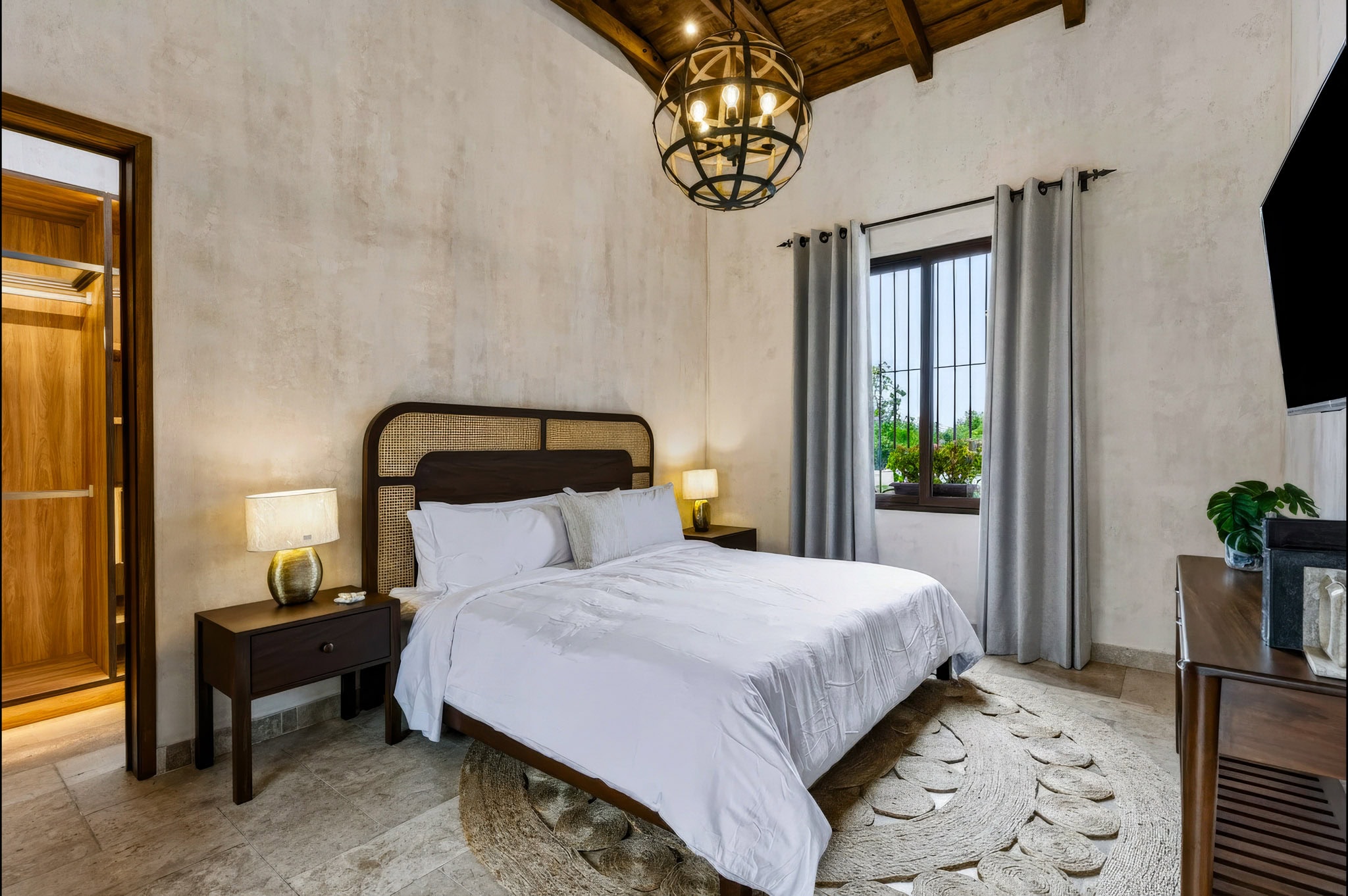 Residencia San Francisco de Sales — Paseo Antigua