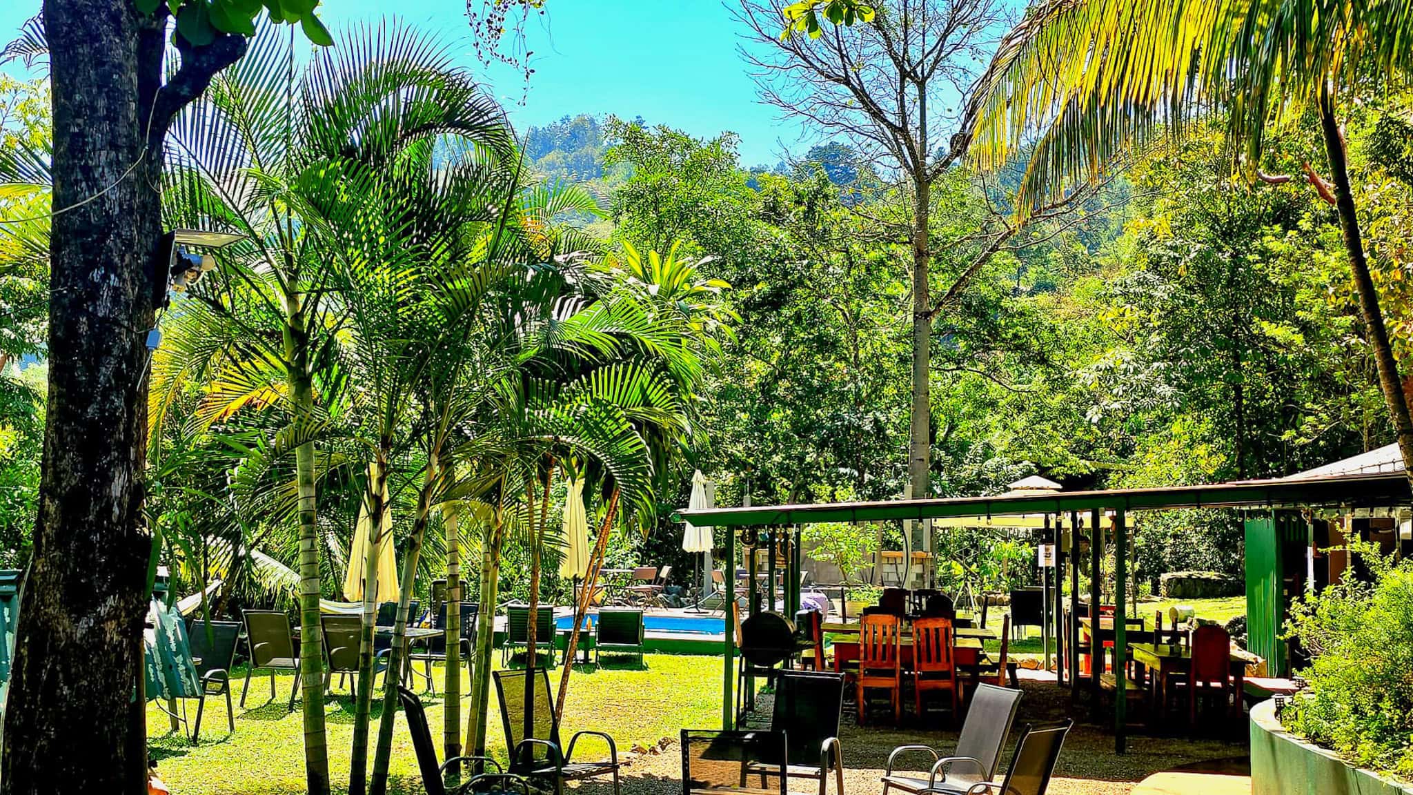 Riverfront Chalet on 4,500 m² of Turquoise Waterfront — 20 Minutes from Semuc Champey