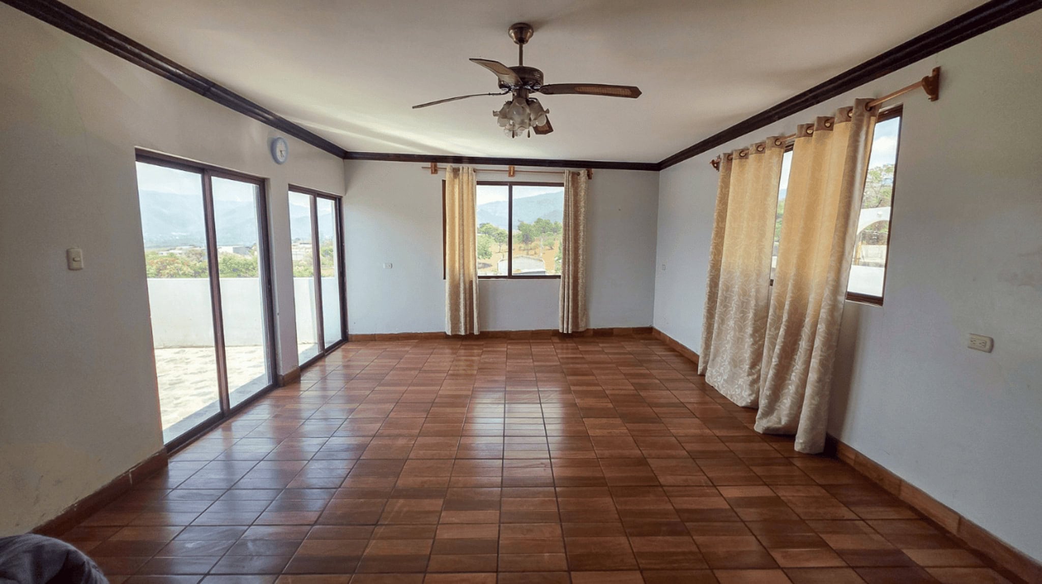Spacious Multi-Use Property in the Heart of Ciudad Vieja