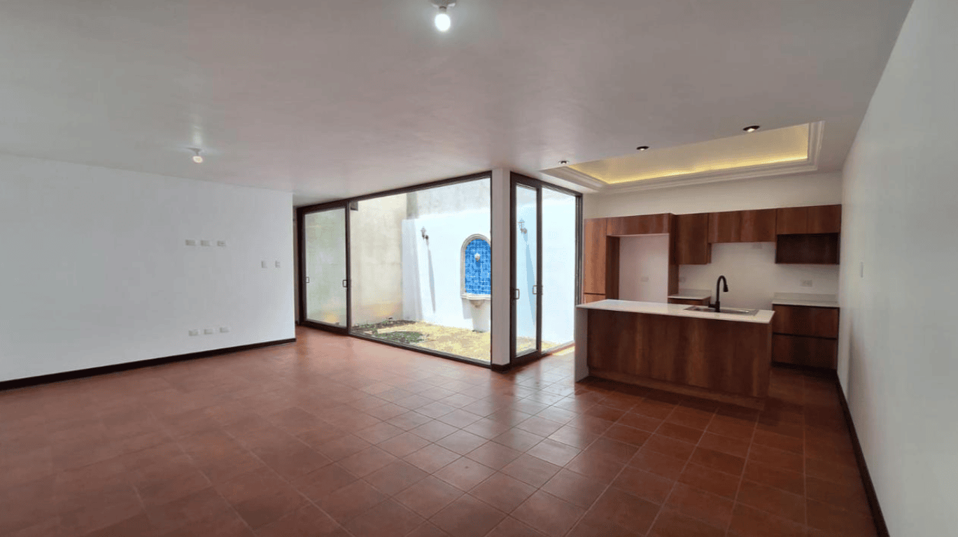 Spacious family home in Antigua Garden, just 20 minutes from Antigua, surrounded by forest and volcano views.