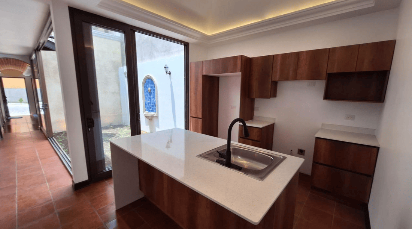 Spacious family home in Antigua Garden, just 20 minutes from Antigua, surrounded by forest and volcano views.