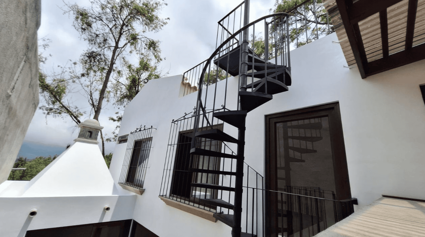 Spacious family home in Antigua Garden, just 20 minutes from Antigua, surrounded by forest and volcano views.