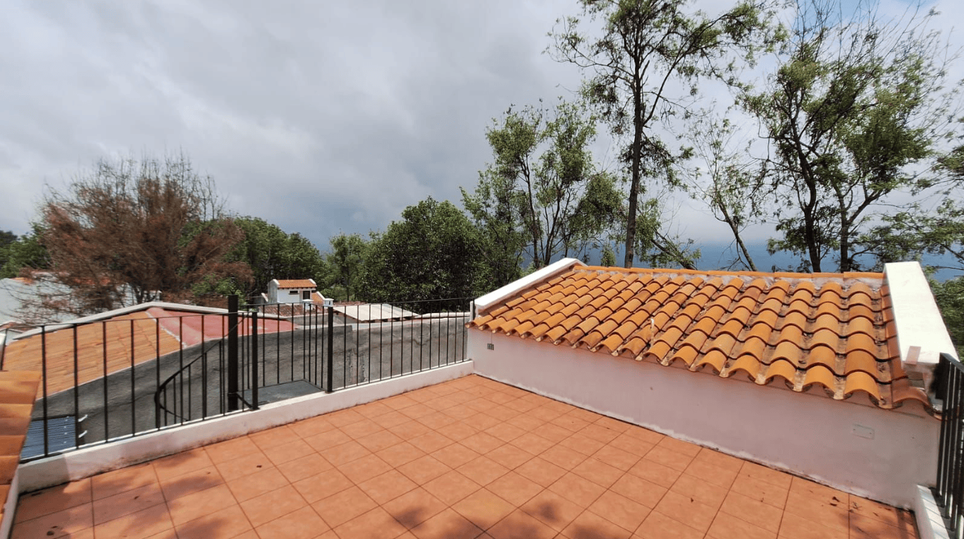Spacious family home in Antigua Garden, just 20 minutes from Antigua, surrounded by forest and volcano views.