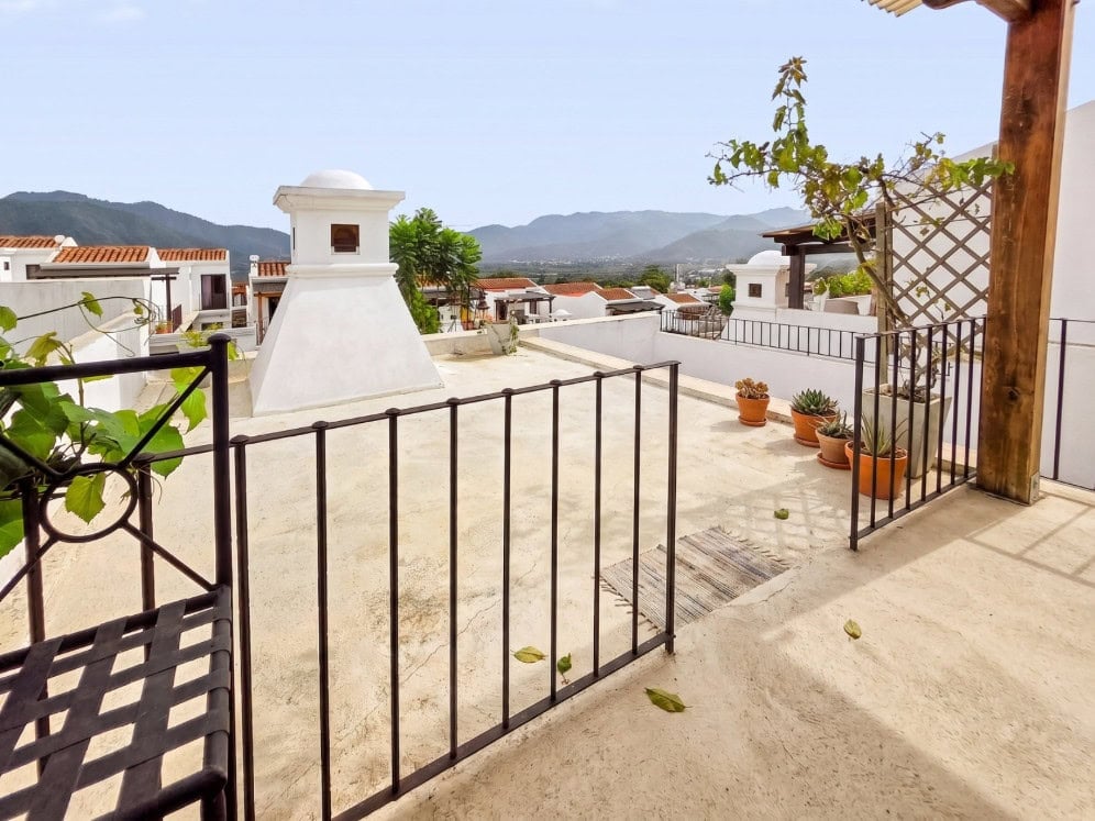 Attractively Priced Two-Level Home in a Gated Community Close to Antigua
