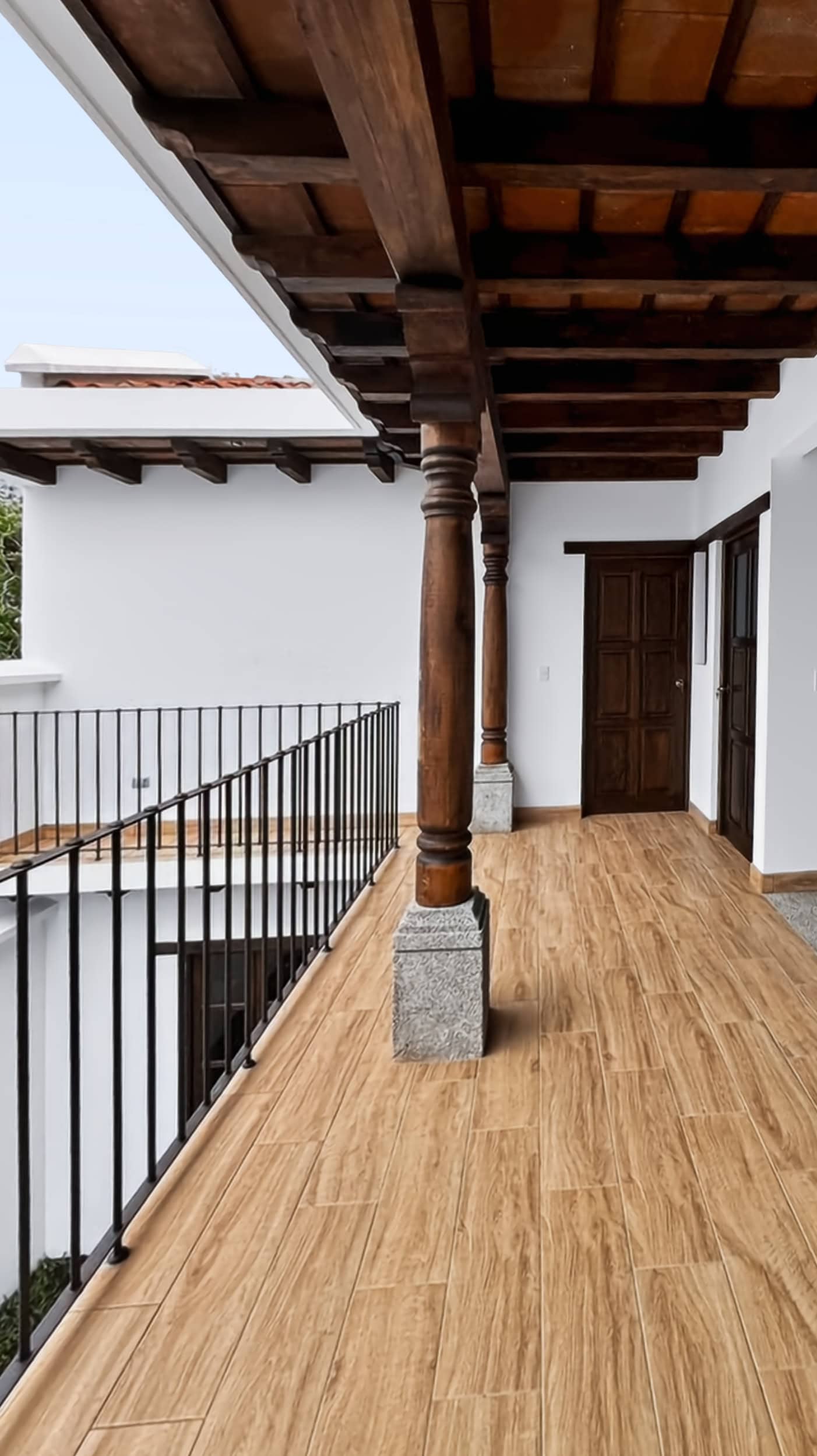 Casa Nueva de Estilo Colonial — Portal de las Rosas 2, San Miguel Dueñas — 3 Habitaciones / 3.5 Baños
