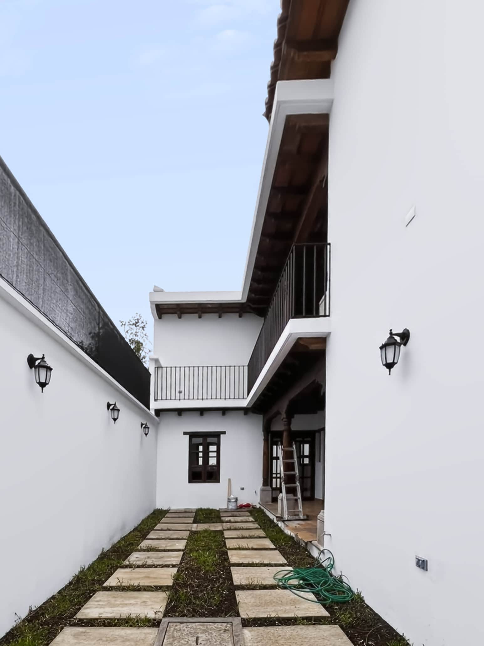 Casa Nueva de Estilo Colonial — Portal de las Rosas 2, San Miguel Dueñas — 3 Habitaciones / 3.5 Baños