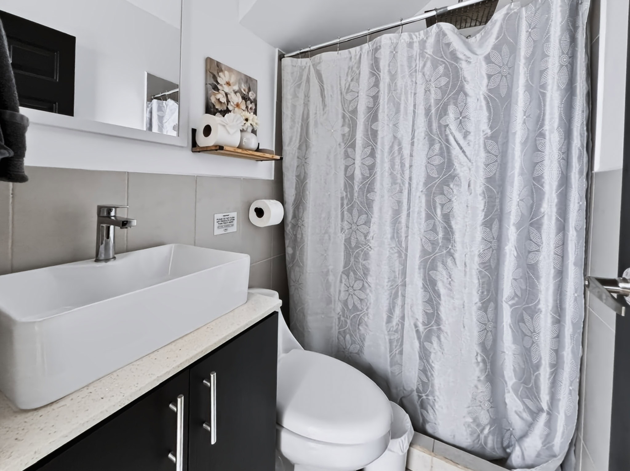 Encantadora Casa de 4 Habitaciones Totalmente Amueblada en Venta — Barrios Coloniales, San Pedro Las Huertas