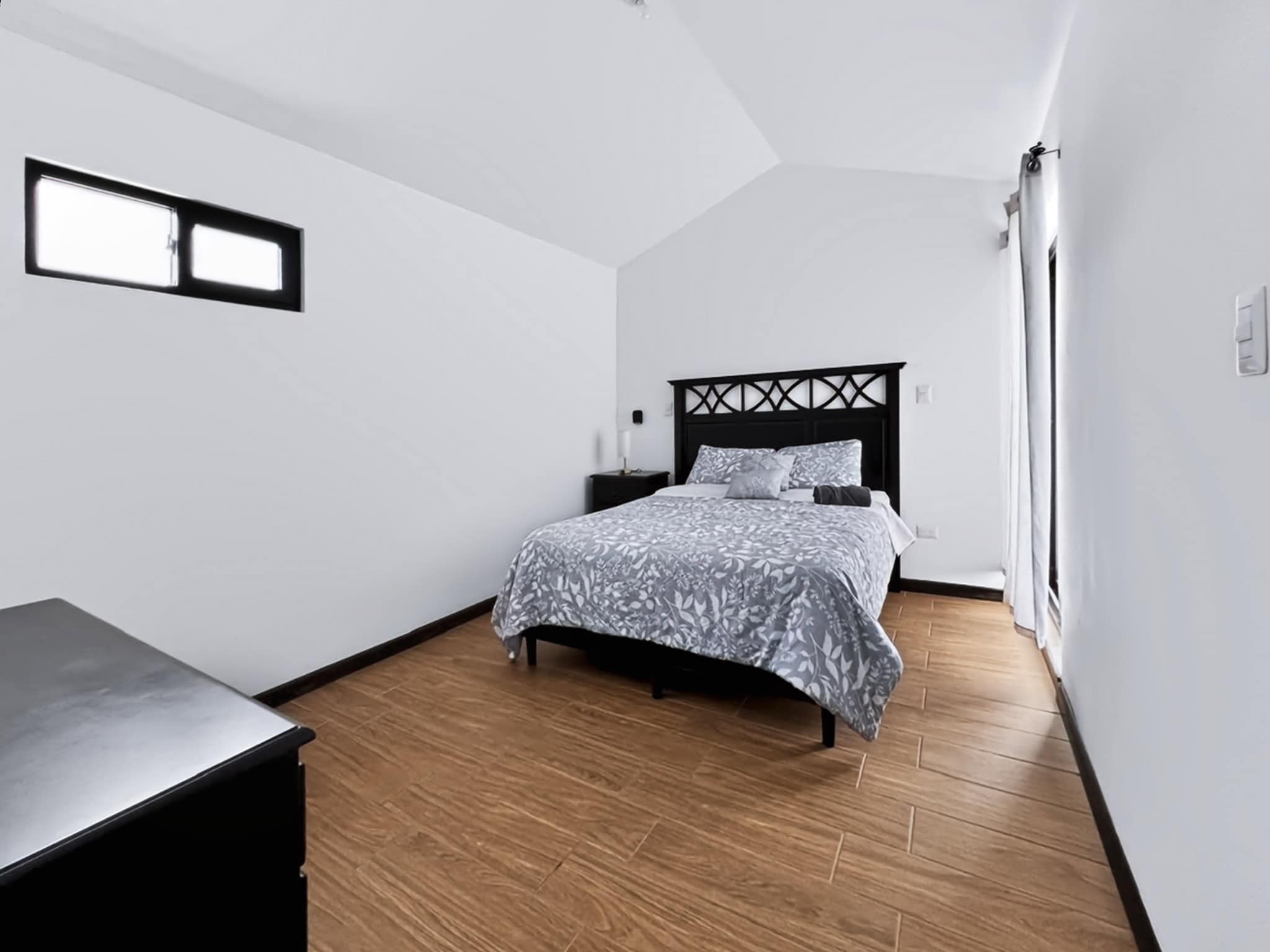 Encantadora Casa de 4 Habitaciones Totalmente Amueblada en Venta — Barrios Coloniales, San Pedro Las Huertas