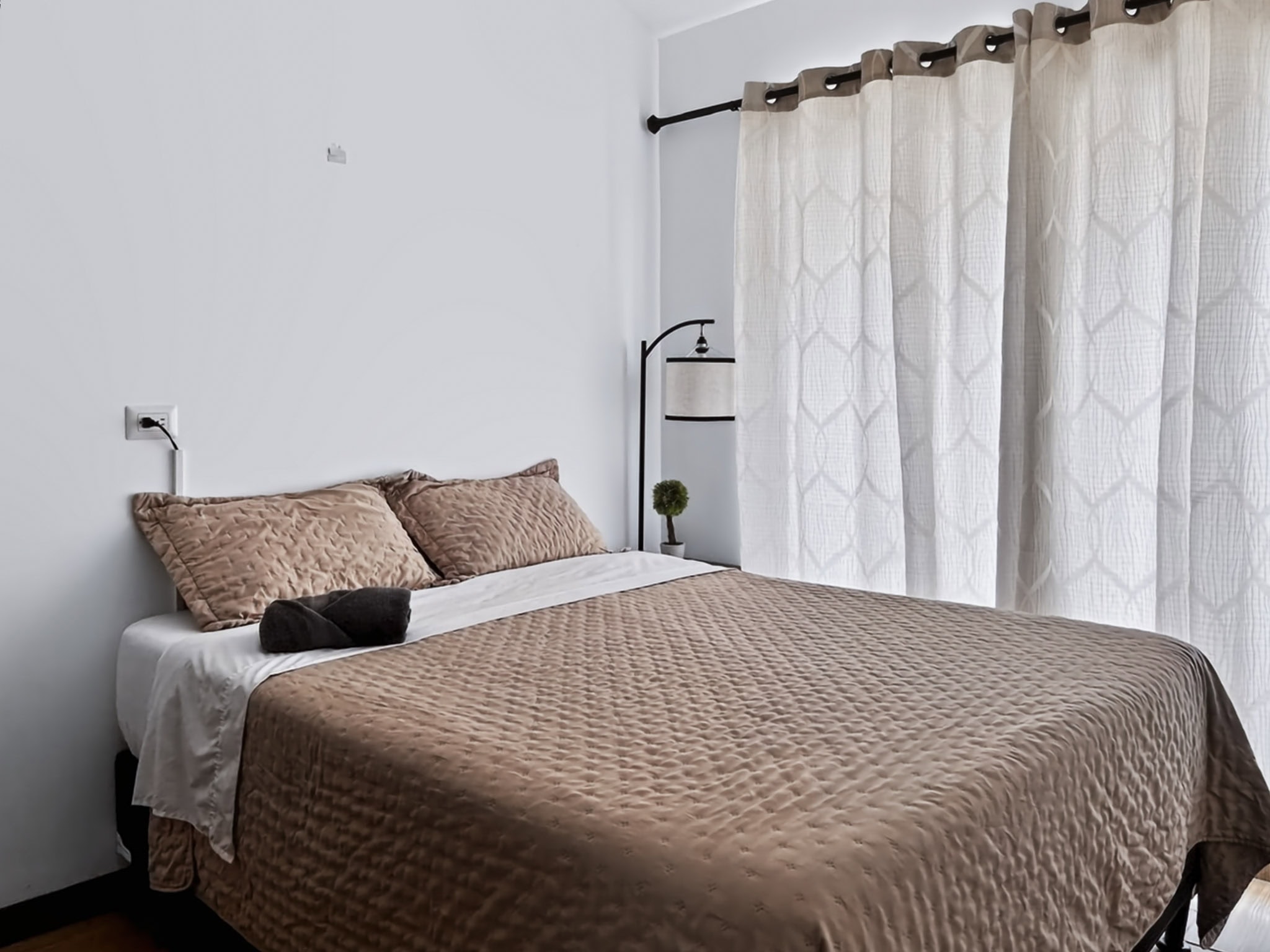 Encantadora Casa de 4 Habitaciones Totalmente Amueblada en Venta — Barrios Coloniales, San Pedro Las Huertas