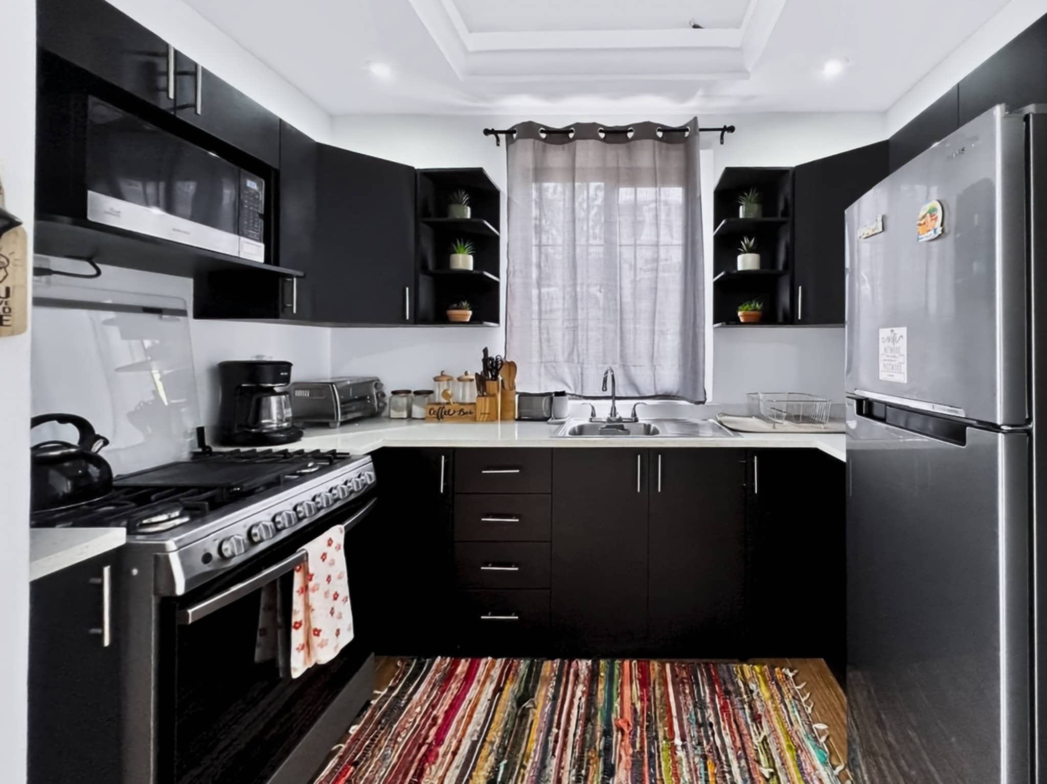 Encantadora Casa de 4 Habitaciones Totalmente Amueblada en Venta — Barrios Coloniales, San Pedro Las Huertas