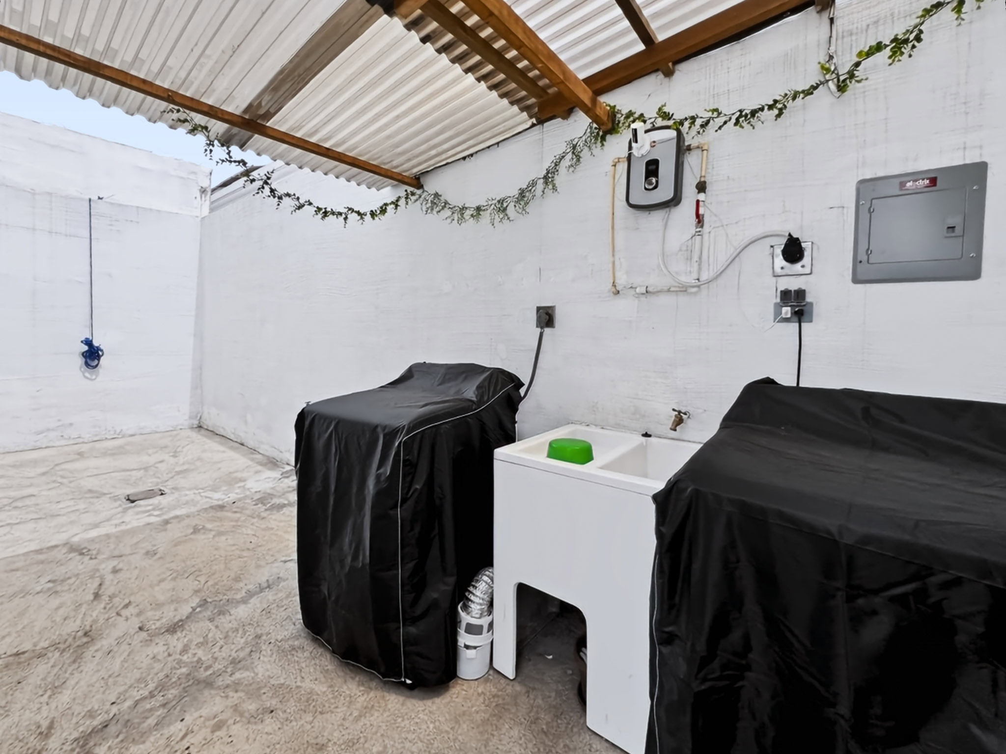 Encantadora Casa de 4 Habitaciones Totalmente Amueblada en Venta — Barrios Coloniales, San Pedro Las Huertas