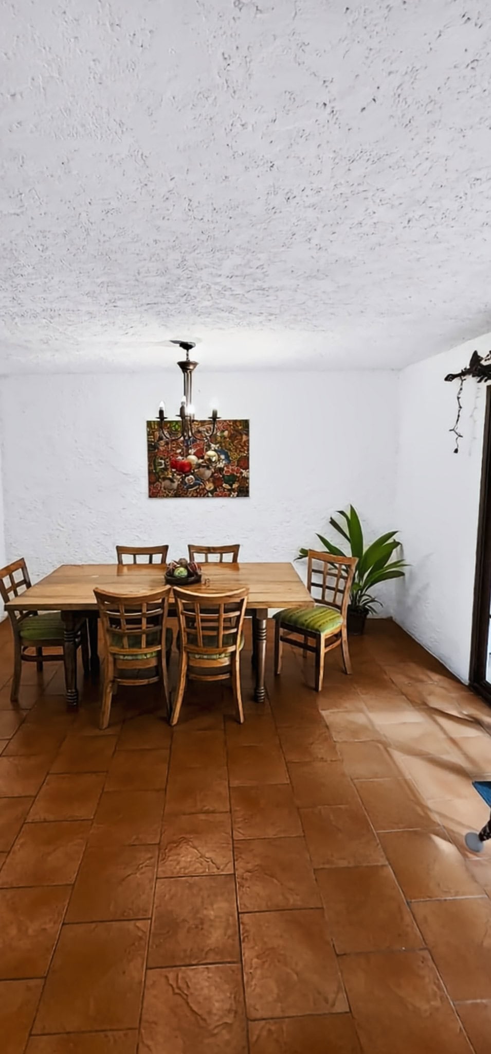6-Bedroom, 6.5-Bath Home in a Private Residential — Jocotenango, 5 Minutes from Antigua