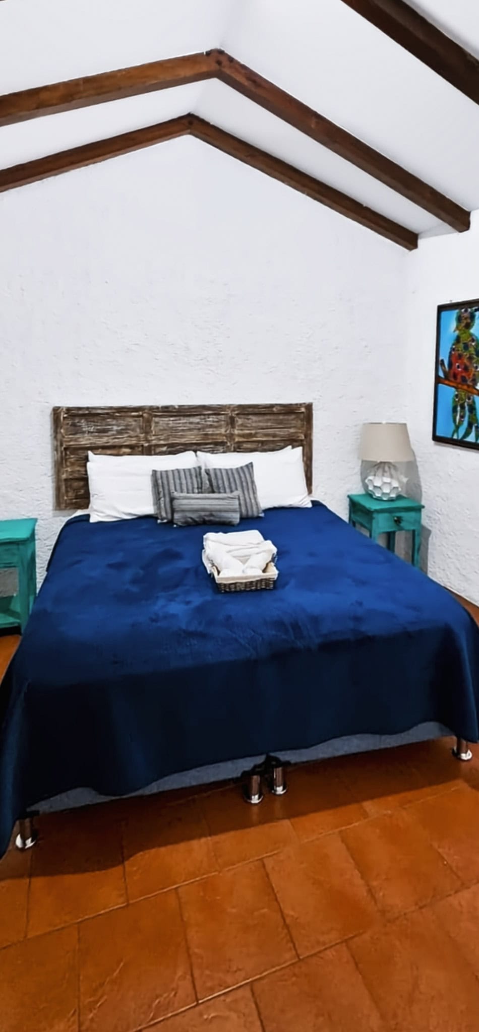 6-Bedroom, 6.5-Bath Home in a Private Residential — Jocotenango, 5 Minutes from Antigua