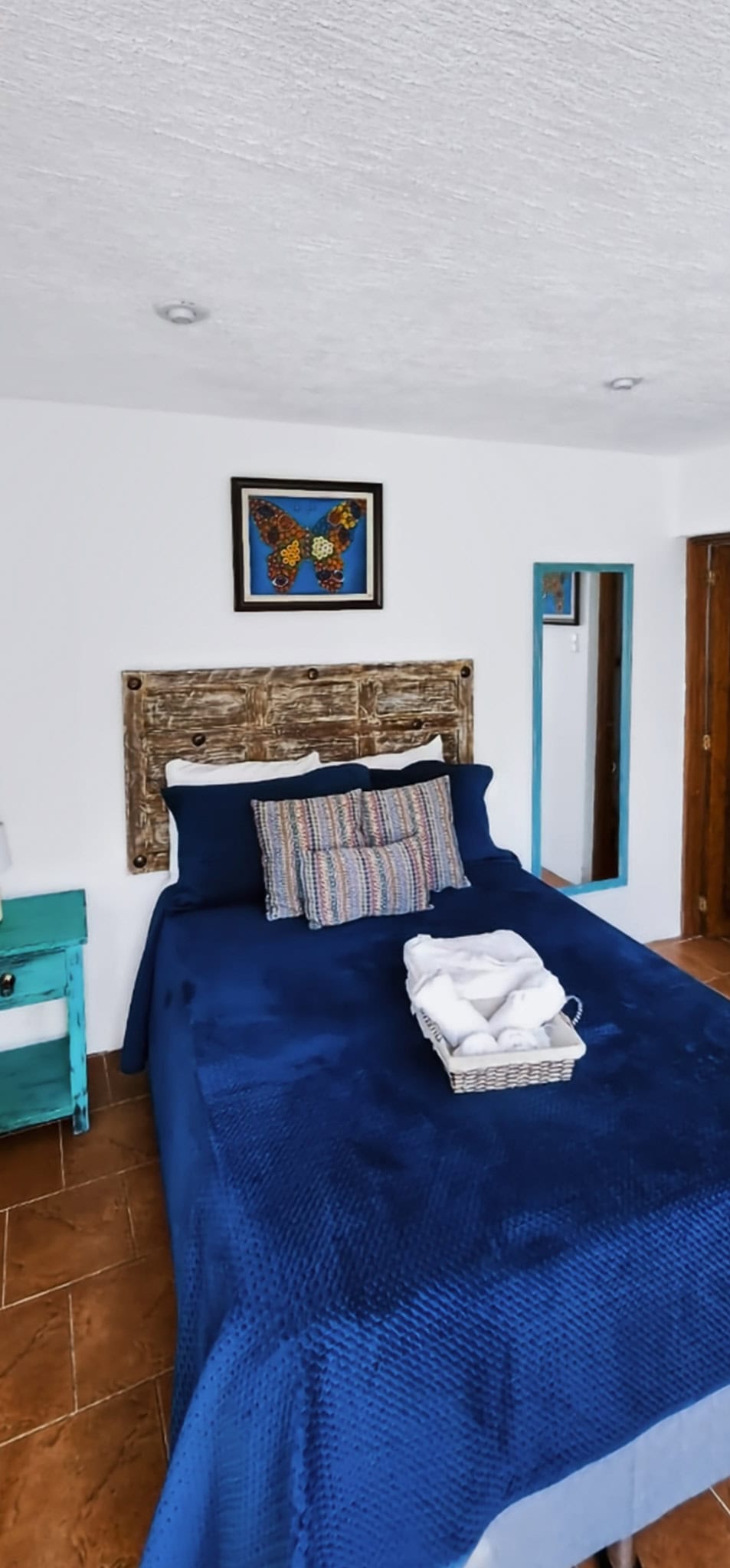 6-Bedroom, 6.5-Bath Home in a Private Residential — Jocotenango, 5 Minutes from Antigua
