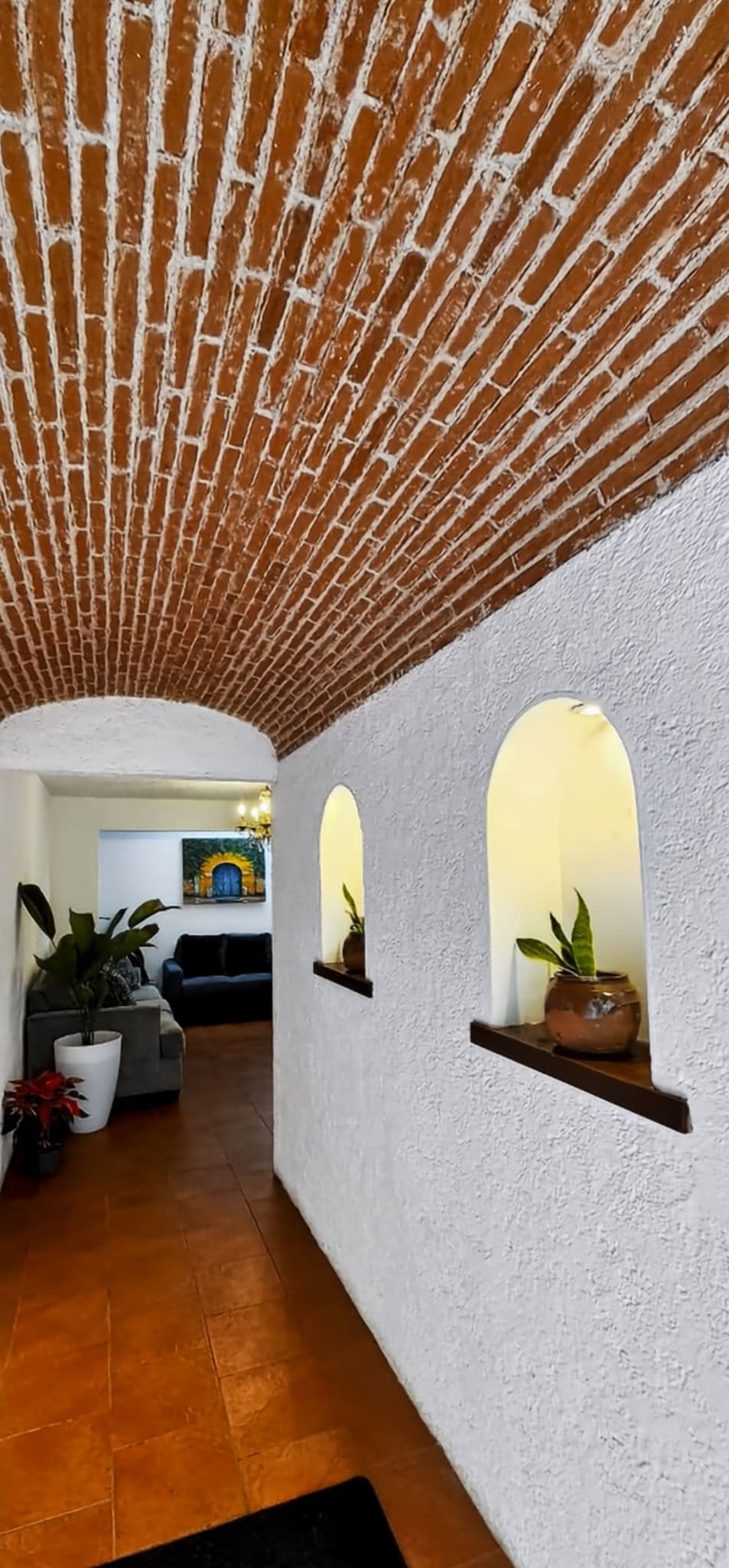 6-Bedroom, 6.5-Bath Home in a Private Residential — Jocotenango, 5 Minutes from Antigua