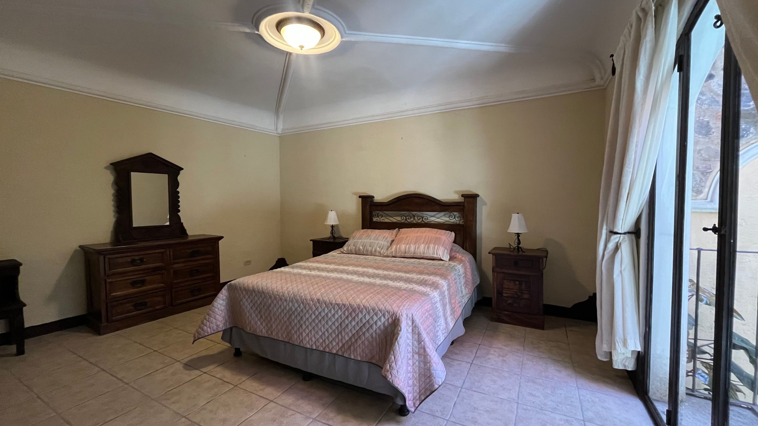 Spacious Furnished Home with Stunning Volcano Views in Las Gravileas, Antigua