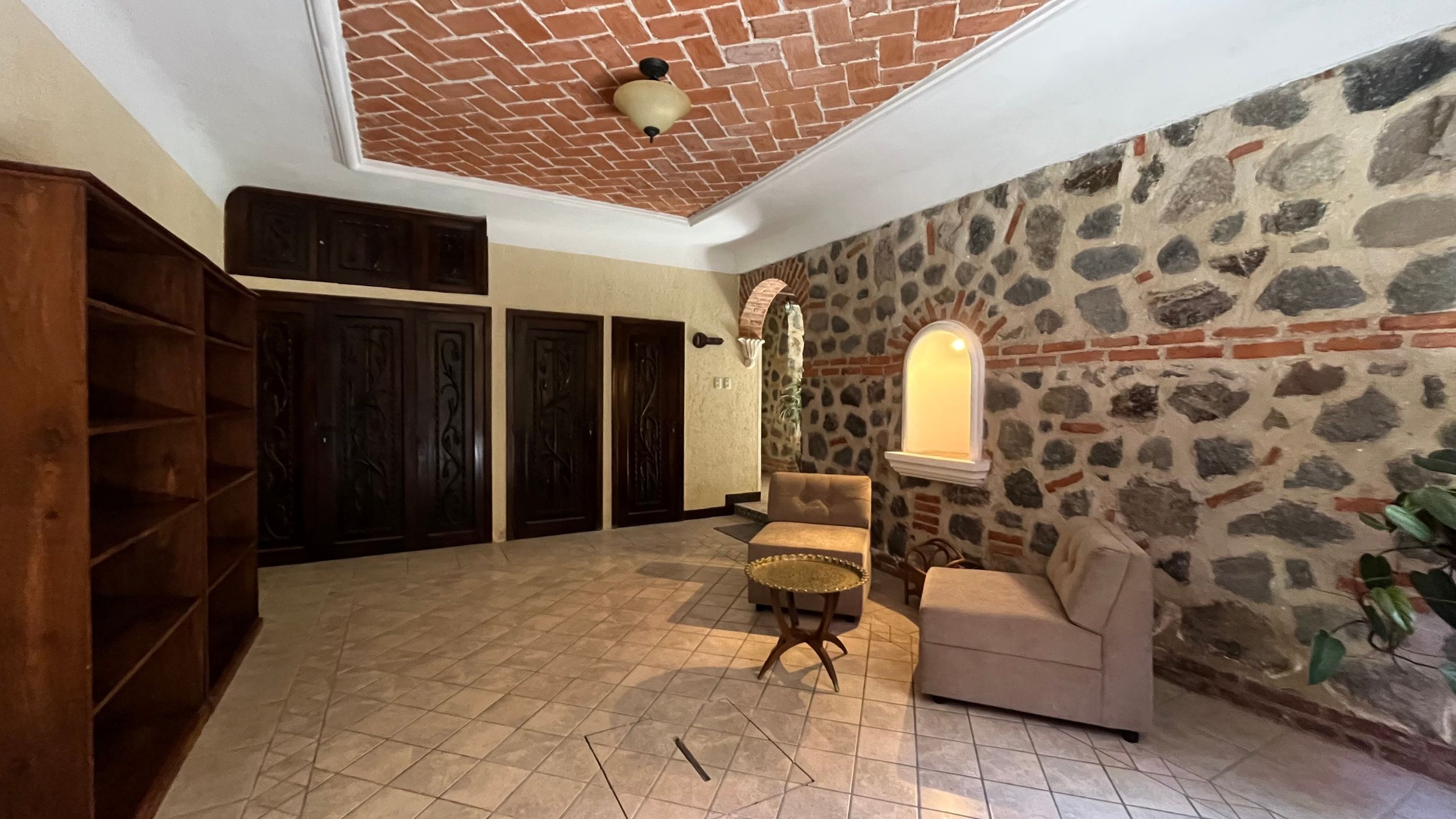 Spacious Furnished Home with Stunning Volcano Views in Las Gravileas, Antigua