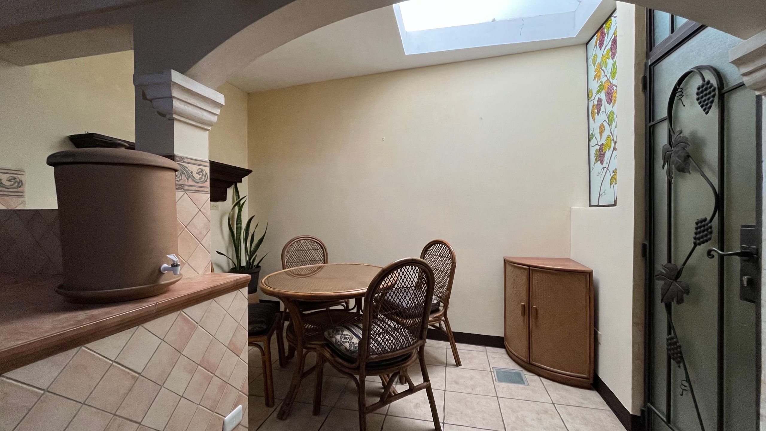 Spacious Furnished Home with Stunning Volcano Views in Las Gravileas, Antigua
