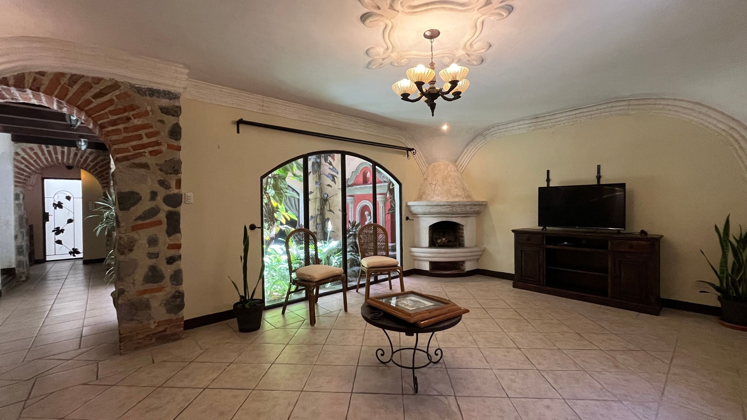 Spacious Furnished Home with Stunning Volcano Views in Las Gravileas, Antigua