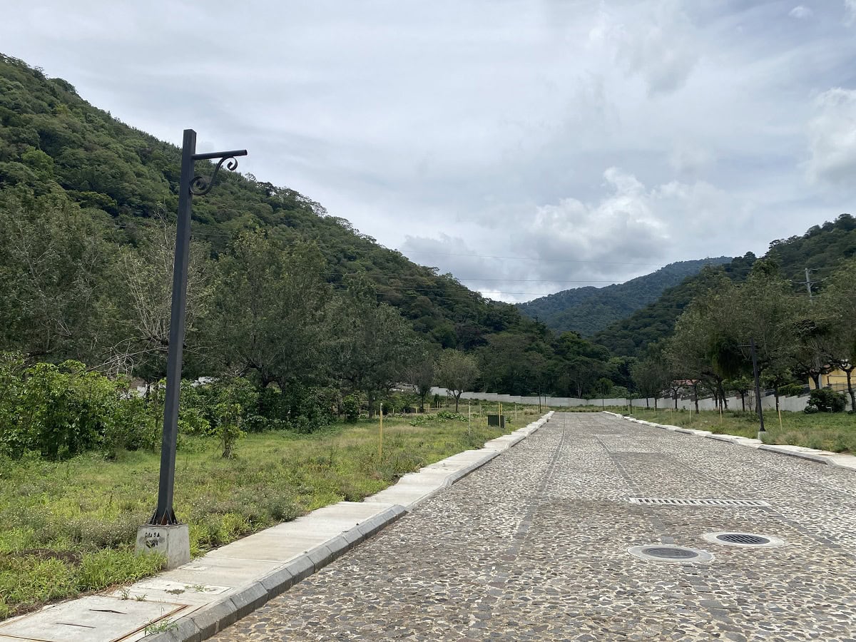Exclusive Lot for Sale in Residencial Los Apóstoles – Antigua Guatemala