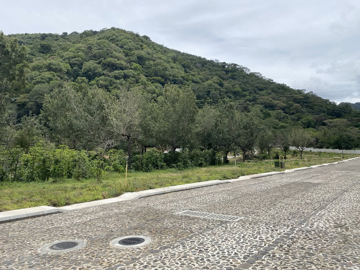 Exclusive Lot for Sale in Residencial Los Apóstoles – Antigua Guatemala