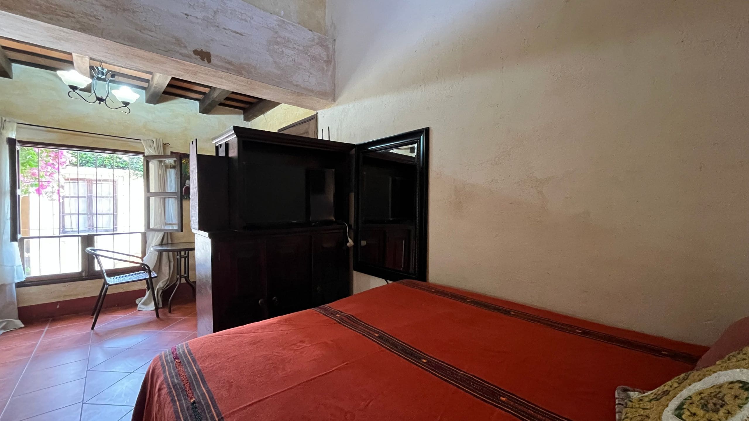 Estudio Amueblado en Renta a Largo Plazo en Antigua Guatemala