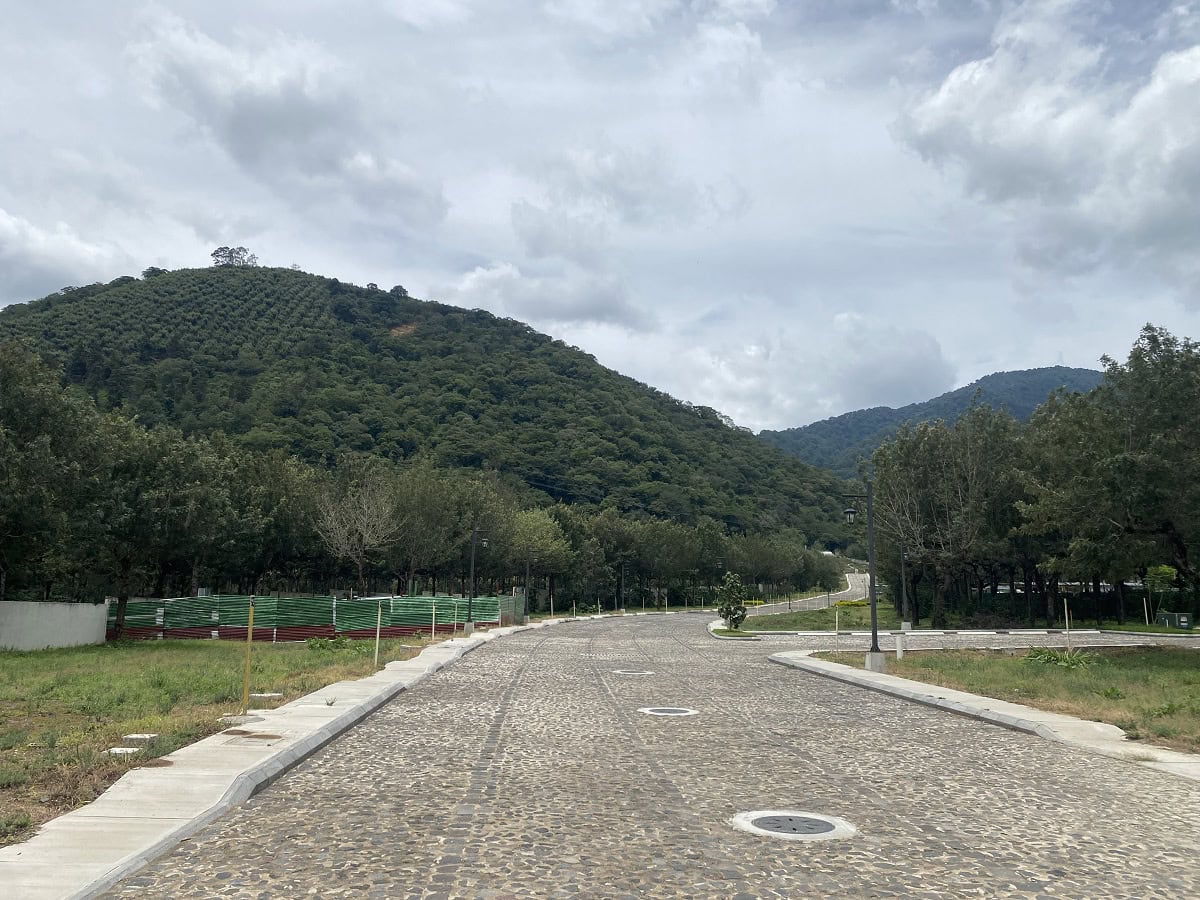 Exclusive Lot for Sale in Residencial Los Apóstoles – Antigua Guatemala
