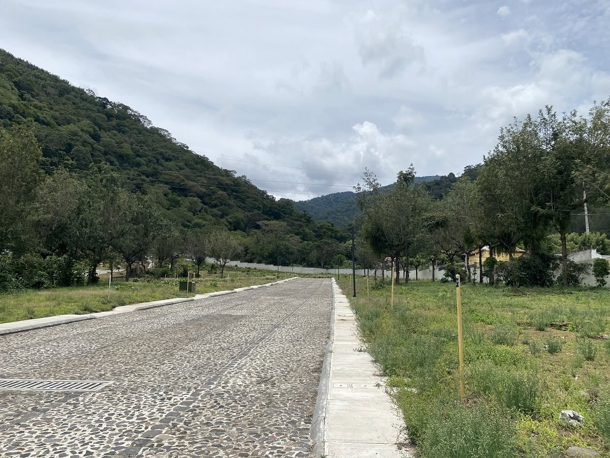 Exclusive Lot for Sale in Residencial Los Apóstoles – Antigua Guatemala