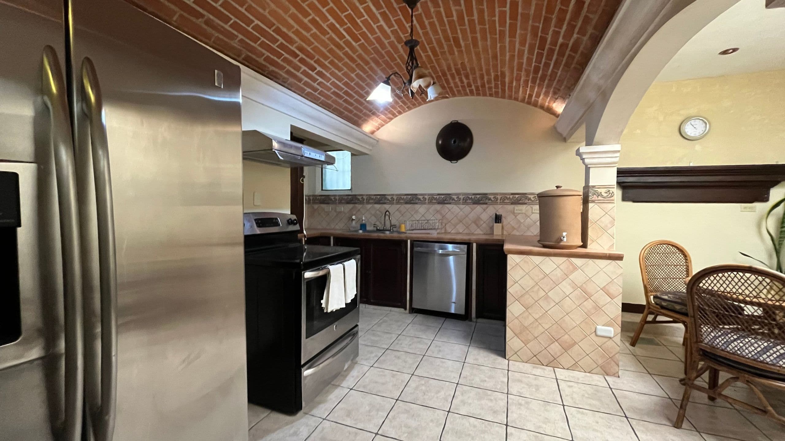 Spacious Furnished Home with Stunning Volcano Views in Las Gravileas, Antigua